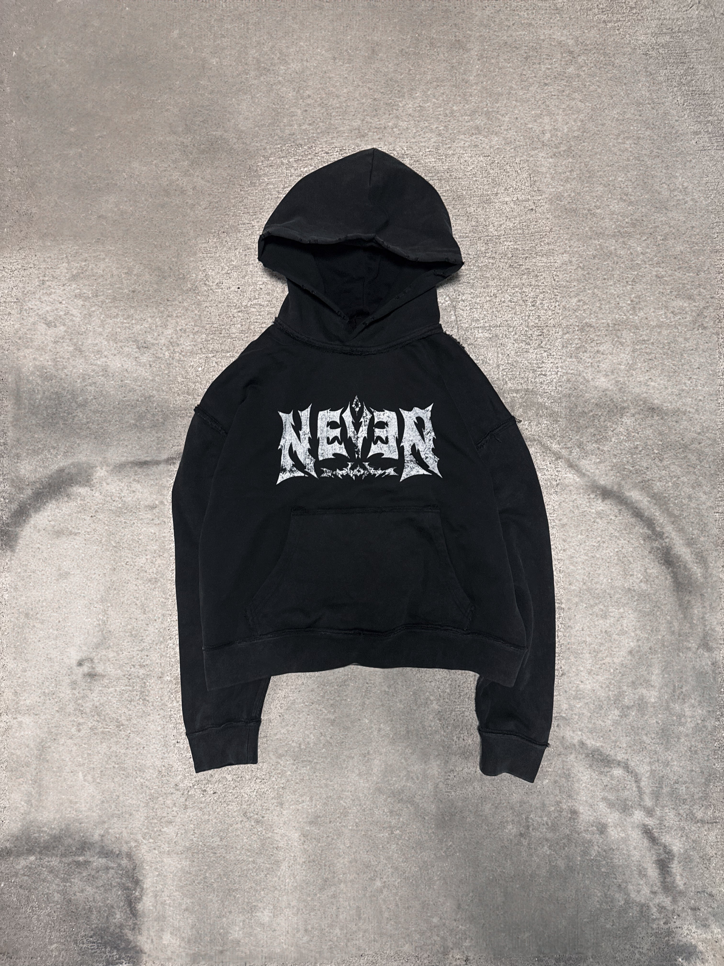 BLACK "NEVER" HOODIE